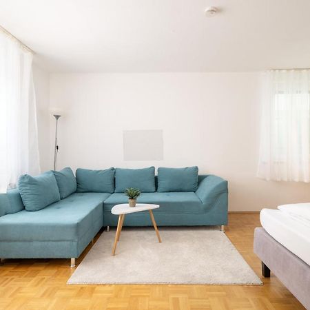 Unique: 2 Zi. Wohnung Im Herzen Von Schwenningen Mit Terasse Eg วิลลิงเงน-ชเวนนิงเงน ภายนอก รูปภาพ